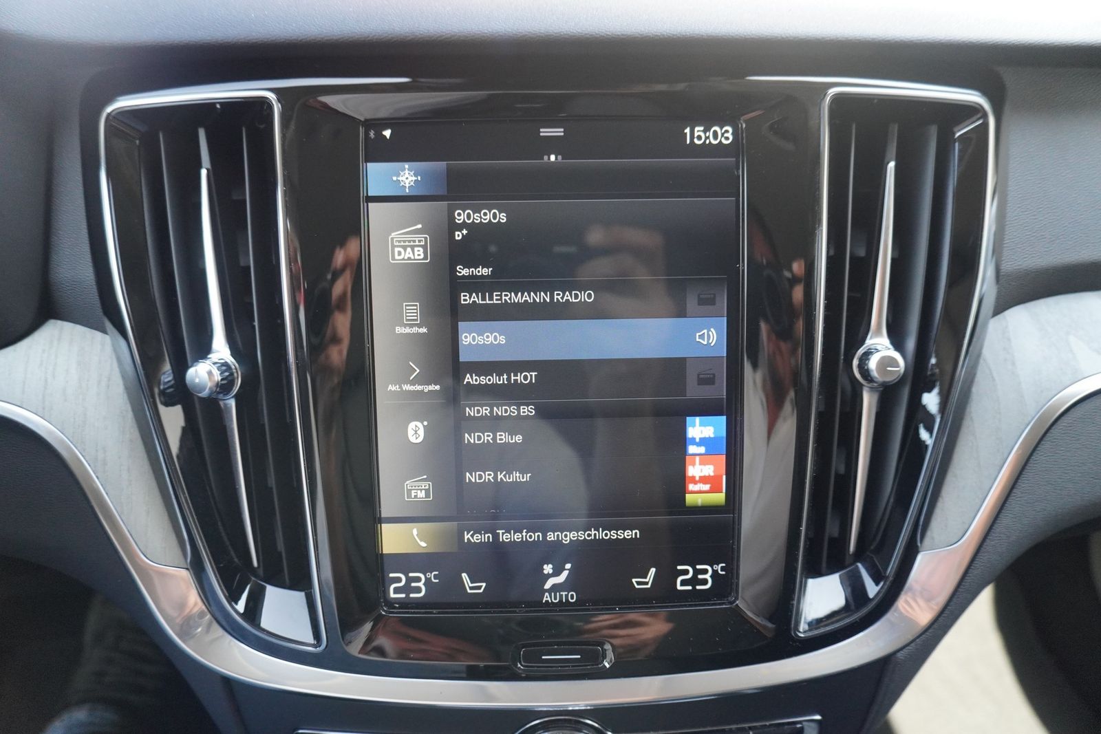 Volvo V60 Kombi T6 Inscription AWD LED ACC Navi Leder foto 20