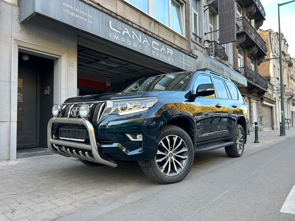 Image of Toyota Land Cruiser