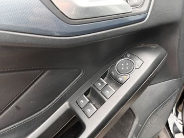 Ford Focus - 12