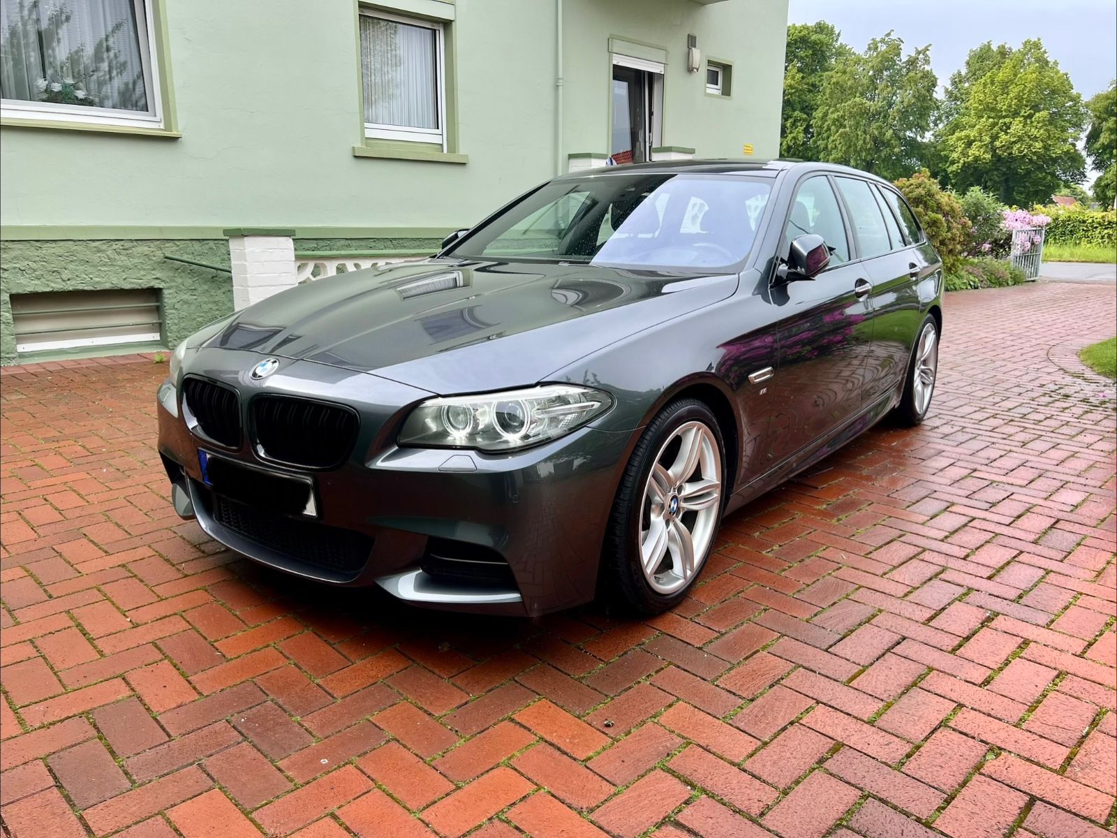 BMW 530d Touring M-Paket Softclose Standheizung AHK 