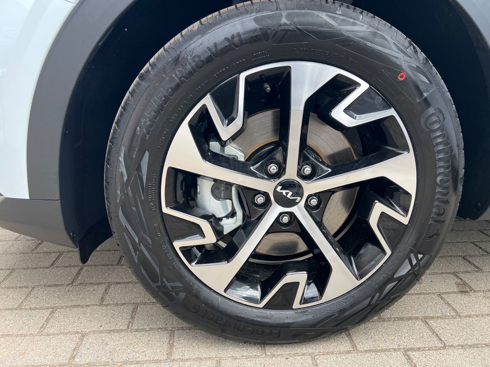 Fahrzeugabbildung Kia SPORTAGE 1.6T 48V 2WD DCT ULTIMATE EDITION