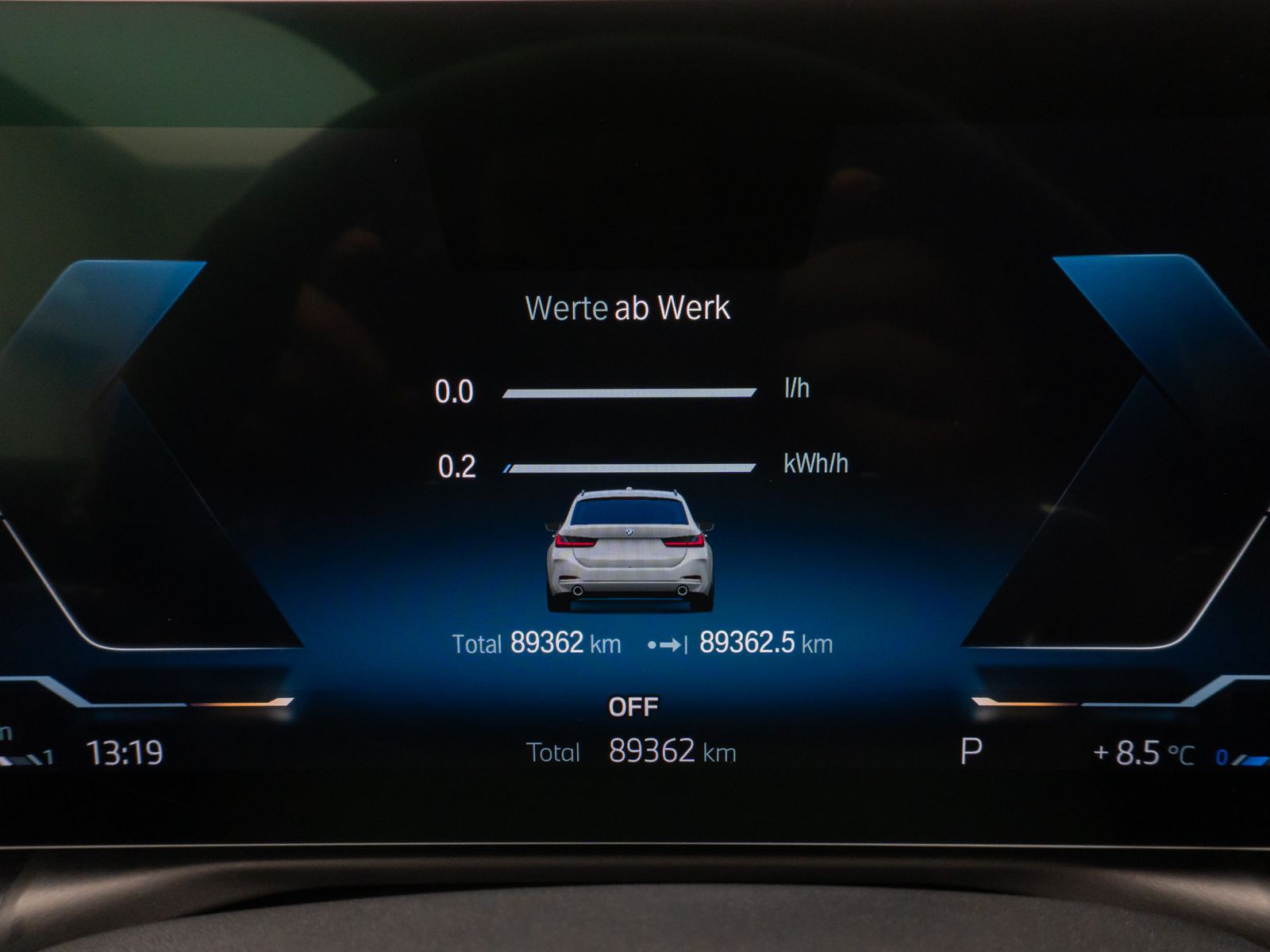 Fahrzeugabbildung BMW 330e Kamera HUD DAB Stop&Go Komfort Fernlichtass