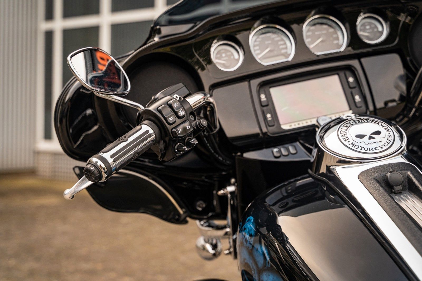 Fahrzeugabbildung Harley-Davidson FLHTK E-Glide Ultra Limited - Jekill -