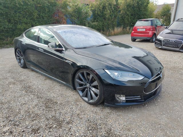 Tesla Model S 67kWh Rechweite 490km