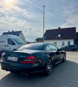 Mercedes-Benz SL 63 AMG dt. Fahrzeug - schwarze Mercedes-Benz SL 63 AMG