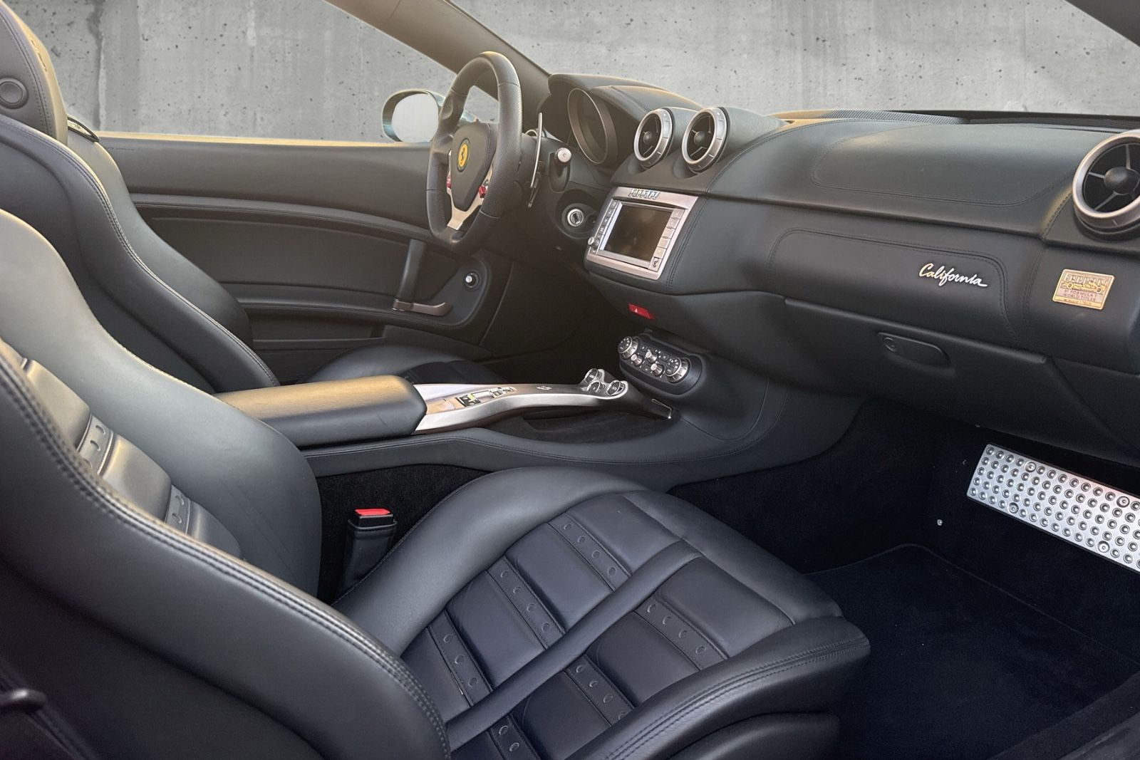 Fahrzeugabbildung Ferrari California*Daytona*Embleme*Dt. Auto