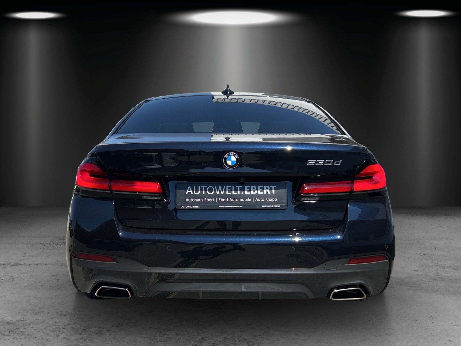 Fahrzeugabbildung BMW 530d Aut. M-Sportpaket/LIVE-COCKPIT/KAMERA/LED/