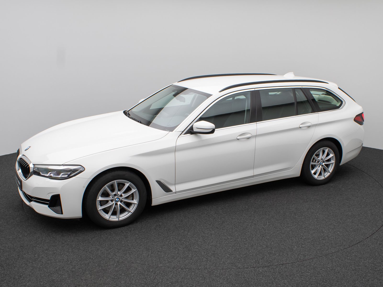 Fahrzeugabbildung BMW 520d Kamera DAB Leder Alarm Parkassistenzsystem