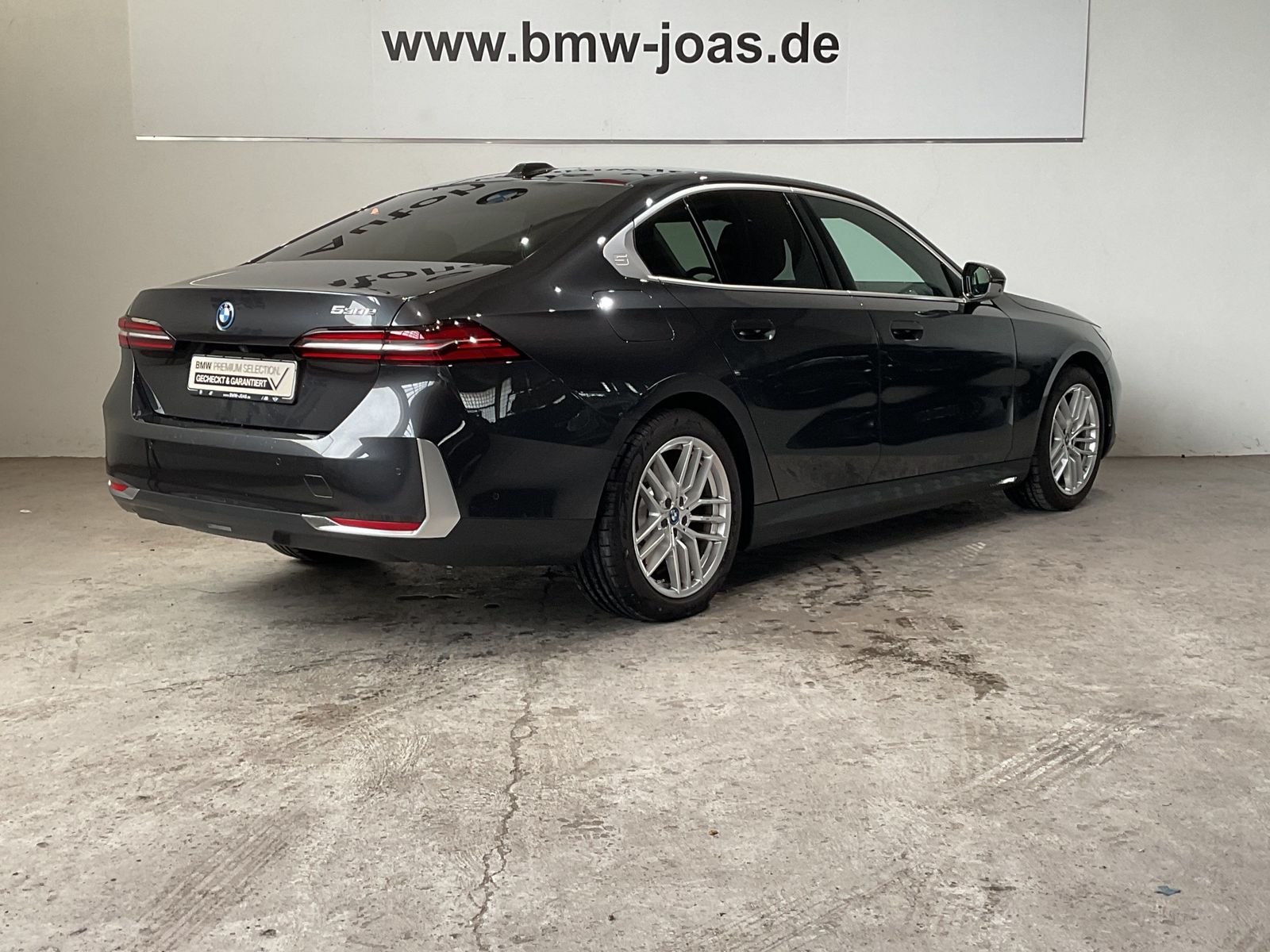 Fahrzeugabbildung BMW 530e 19" LMR, Panorama-Glasdach, Sitzbelüftung v