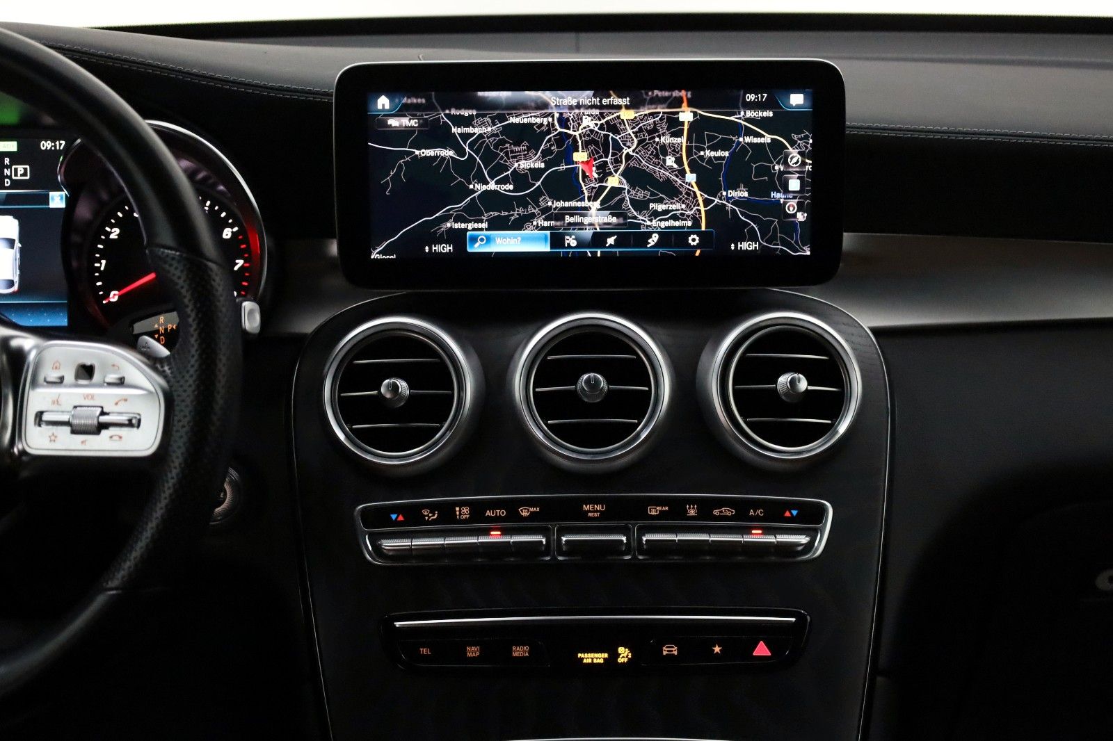 Fahrzeugabbildung Mercedes-Benz GLC 300e 4M Coupe AMG Leder,Navi,LED,Park Paket