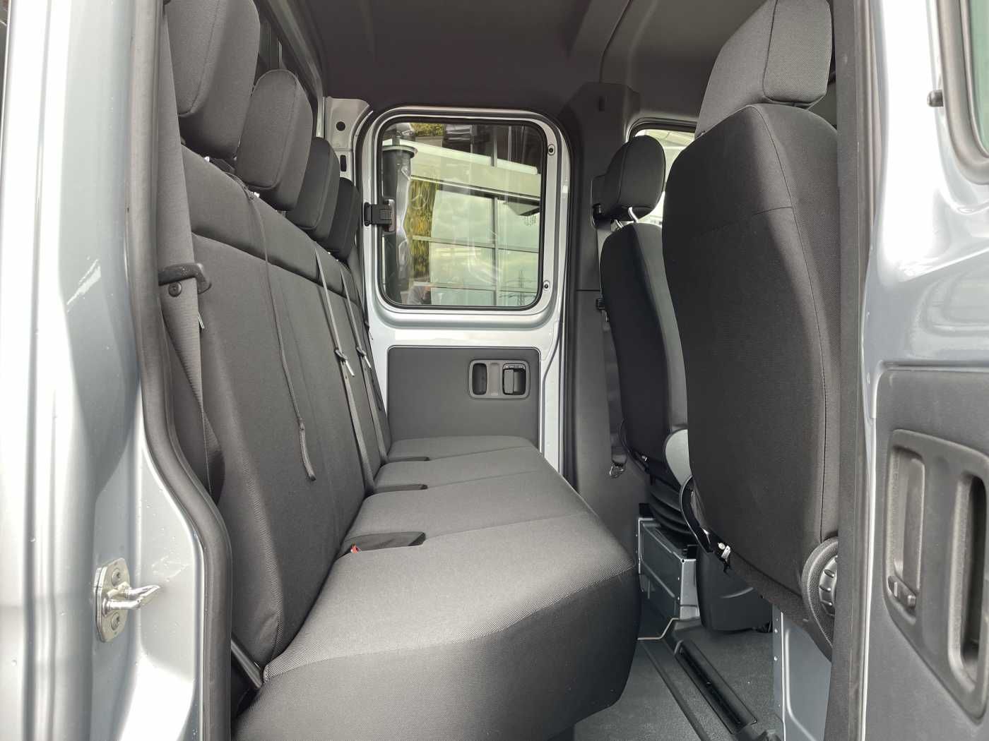 Fahrzeugabbildung Mercedes-Benz Sprinter 319 CDI 4x4 DoKa Klima Stdheiz AHK LED