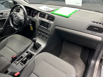 Volkswagen Golf - 11