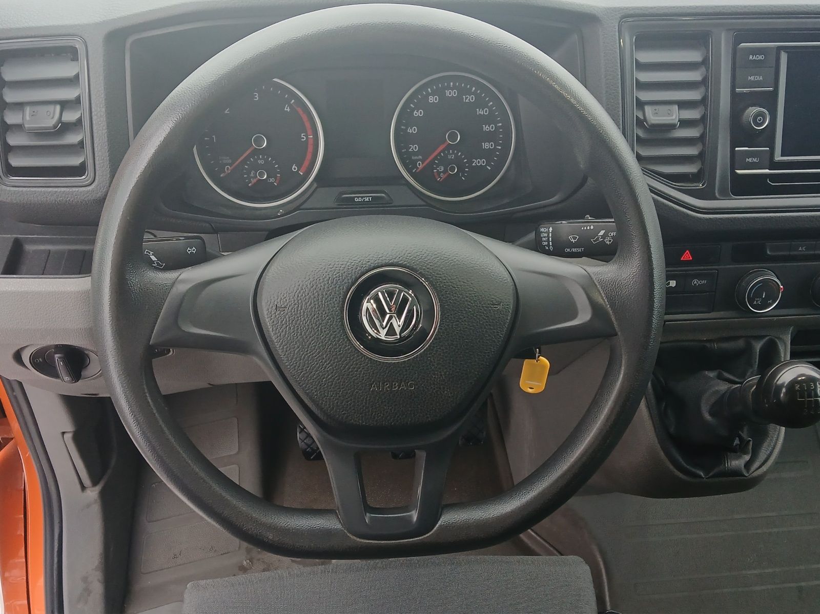 Fahrzeugabbildung Volkswagen Crafter Kasten 35 MR HD AHK Klima RFK