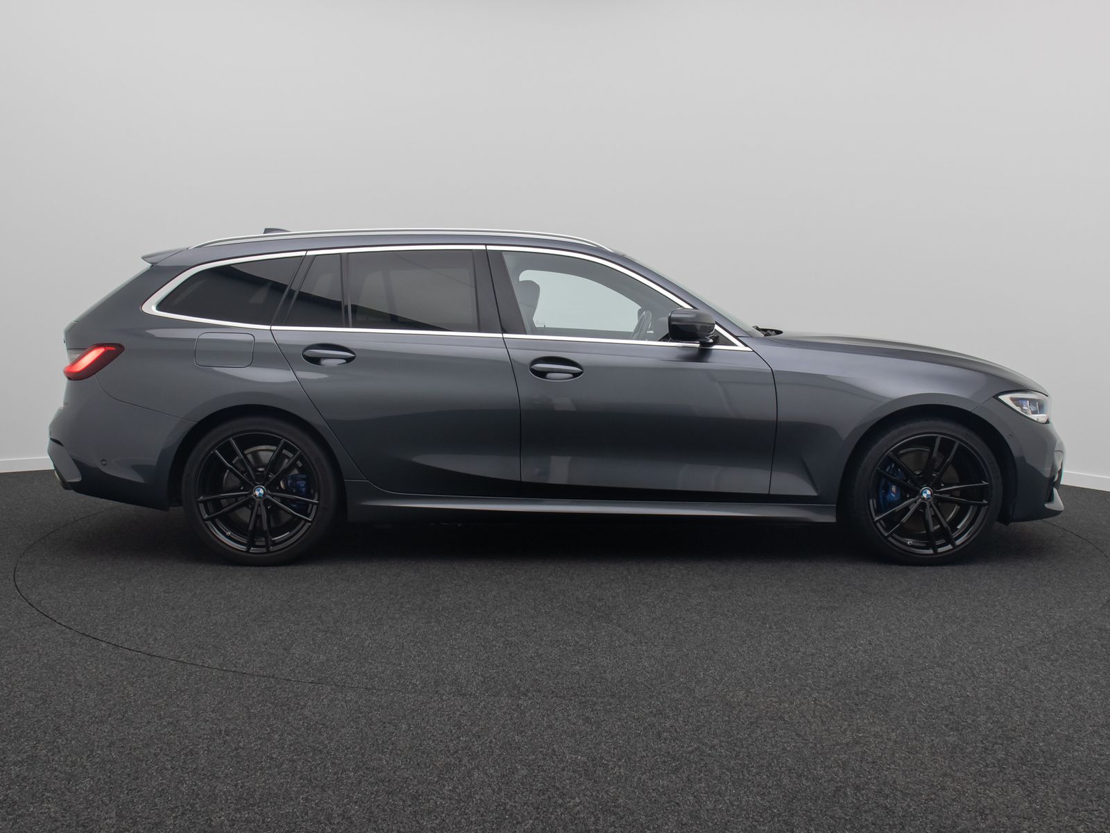 Fahrzeugabbildung BMW 330e xD M Sport Individual Kamera Laser HUD 19"