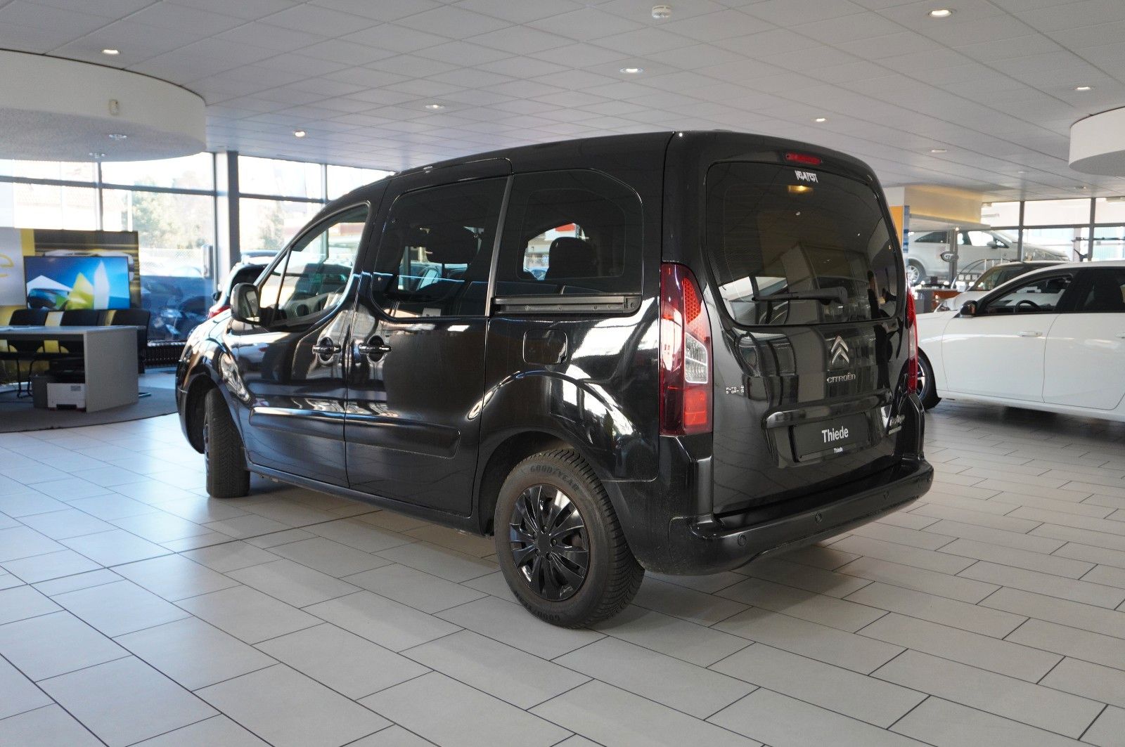 Fahrzeugabbildung Citroën Berlingo Kombi 1.6 HDI SELECTION 5-SITZ KLIMA/SH