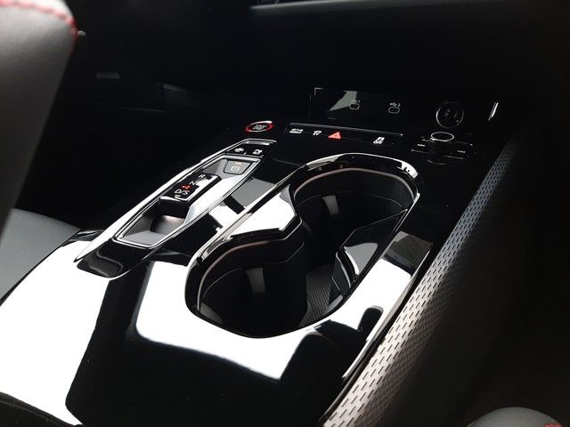 Fahrzeugabbildung Audi A5 Limousine e-hybrid S line quattro Tech+ Matri