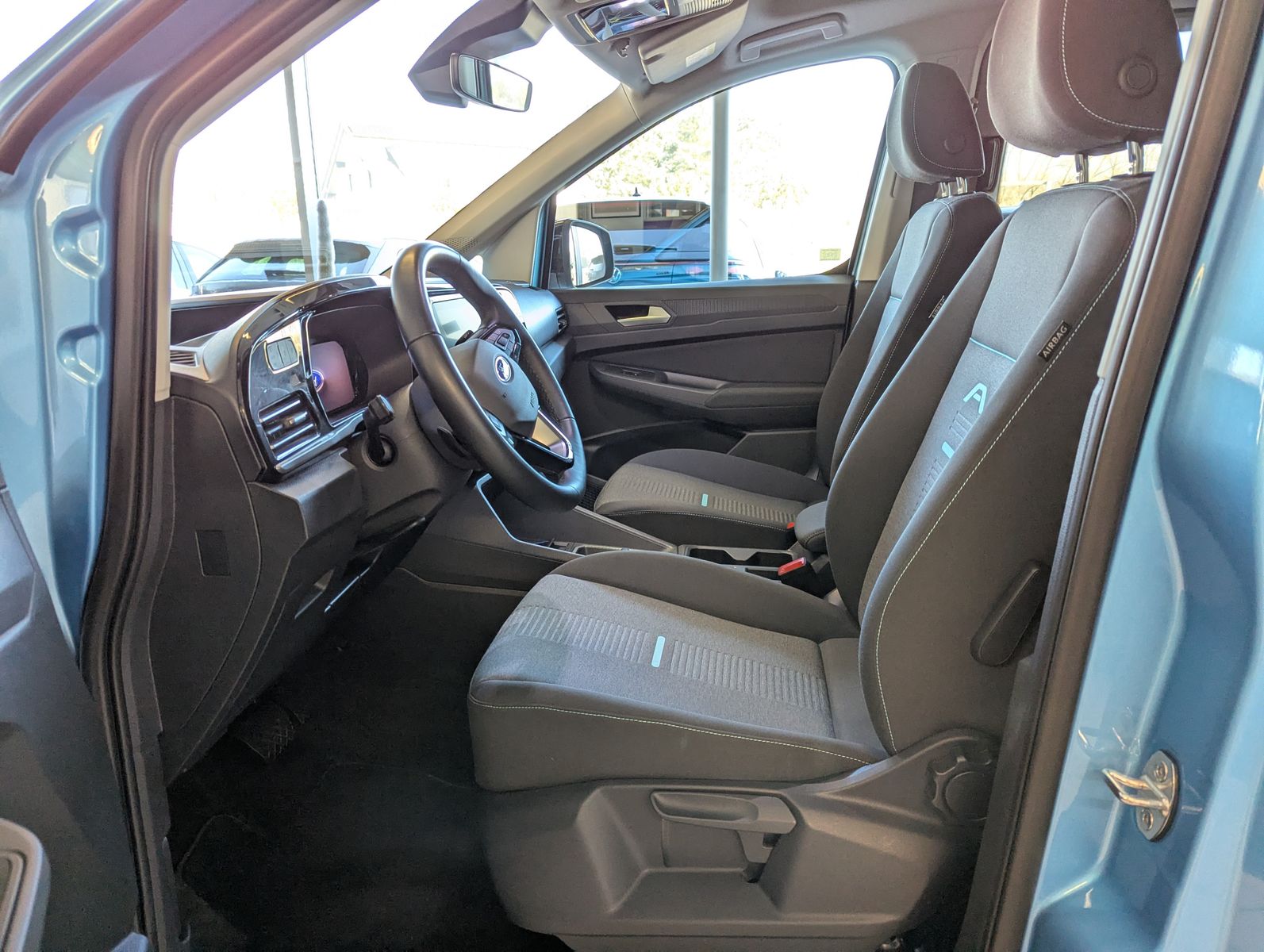 FORD Tourneo Connect L2 Active 7-Sitz Bi-LED Pano AHK - Image 10