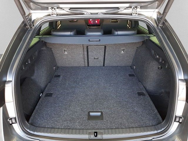 Fahrzeugabbildung Skoda Octavia Combi Sportline 2.0TDI DSG AHK HuD DCC