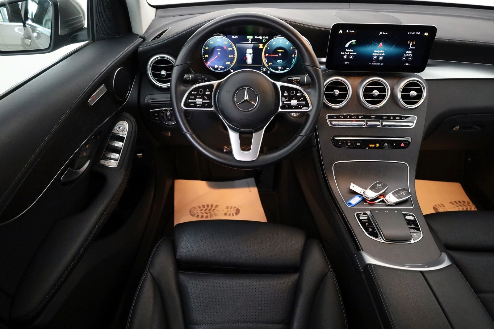 Fahrzeugabbildung Mercedes-Benz GLC 300 de 4Matic,Leder,Navi,LED,SH,Kamera,AHK