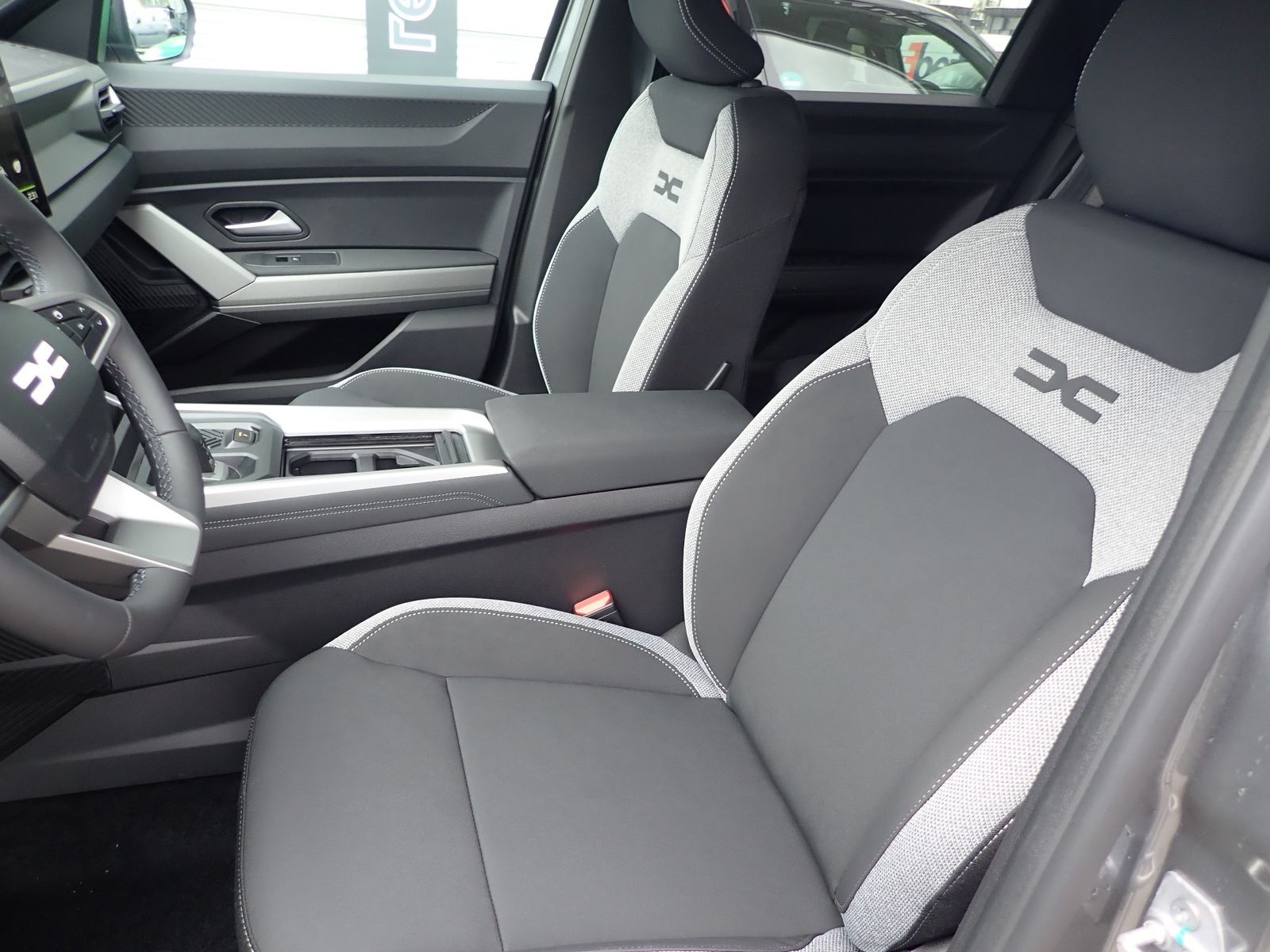 Fahrzeugabbildung Dacia Bigster Journey HYBRID 155