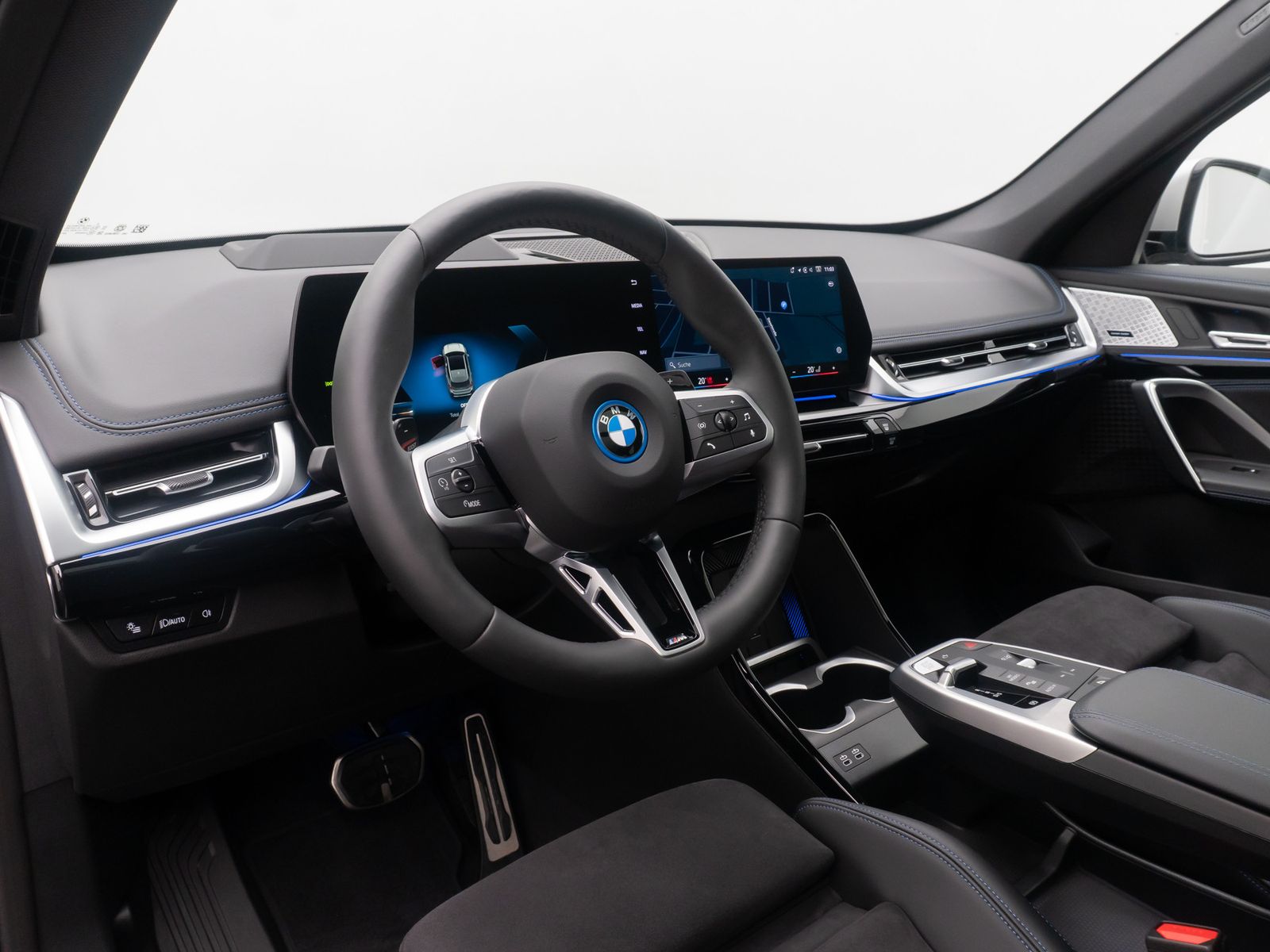 Fahrzeugabbildung BMW X1 xD30e MSport 360&deg;H/K Panorama AHK HUD DAB 19"