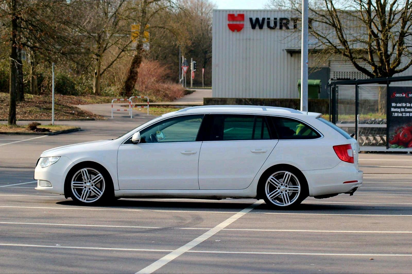 Skoda Superb 2011 — photo 7