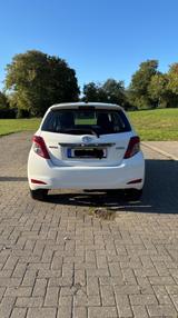 Toyota Yaris 1,33-l-Dual-VVT-i Club Club - Toyota Gebrauchtwagen in Gießen