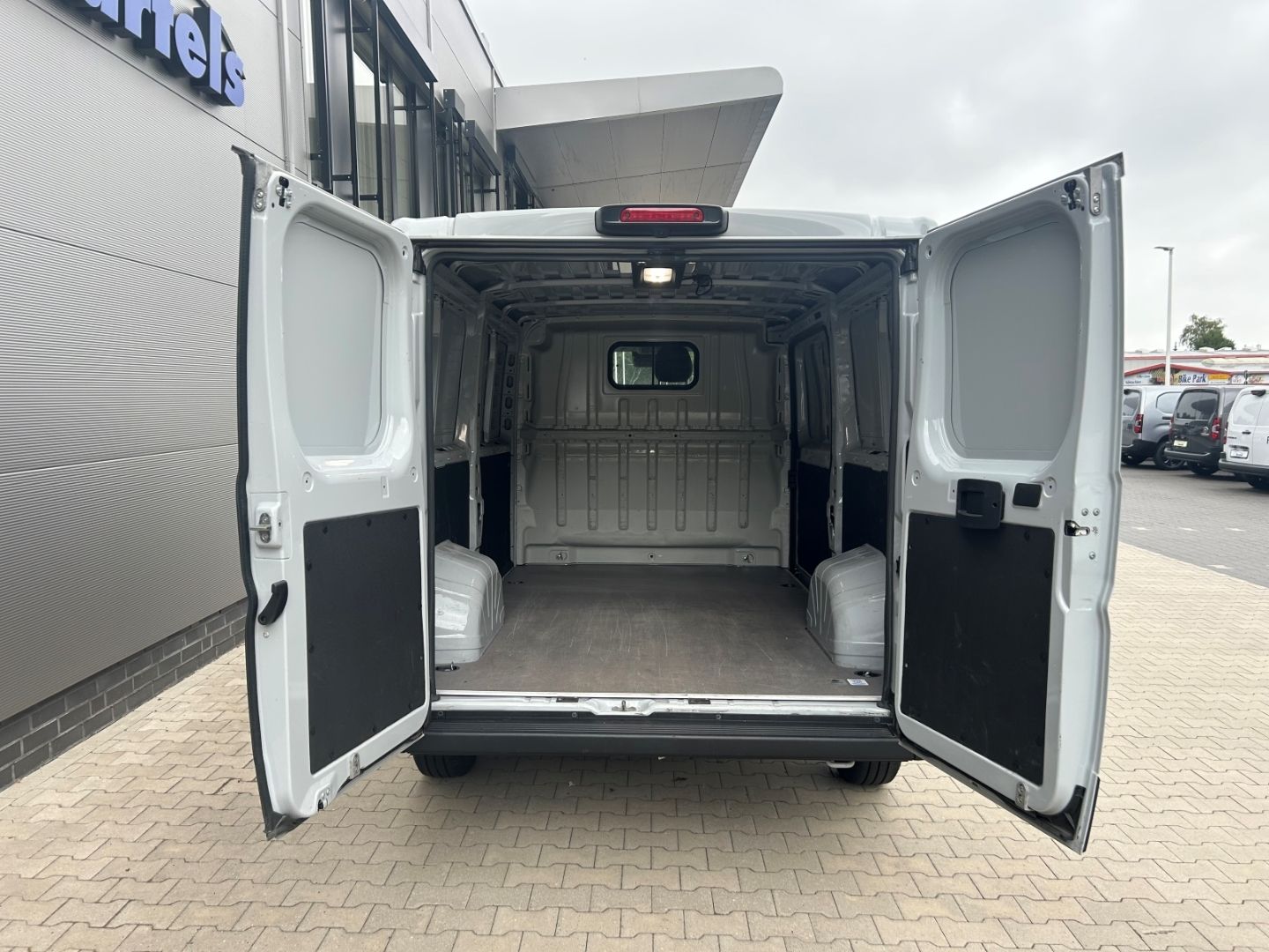 Fahrzeugabbildung Fiat Ducato Kasten 35 140 L2H1 RS 3450 mm Navi,Kamera