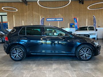 Volkswagen Golf VII Lim. Allstar BMT *Navi*
