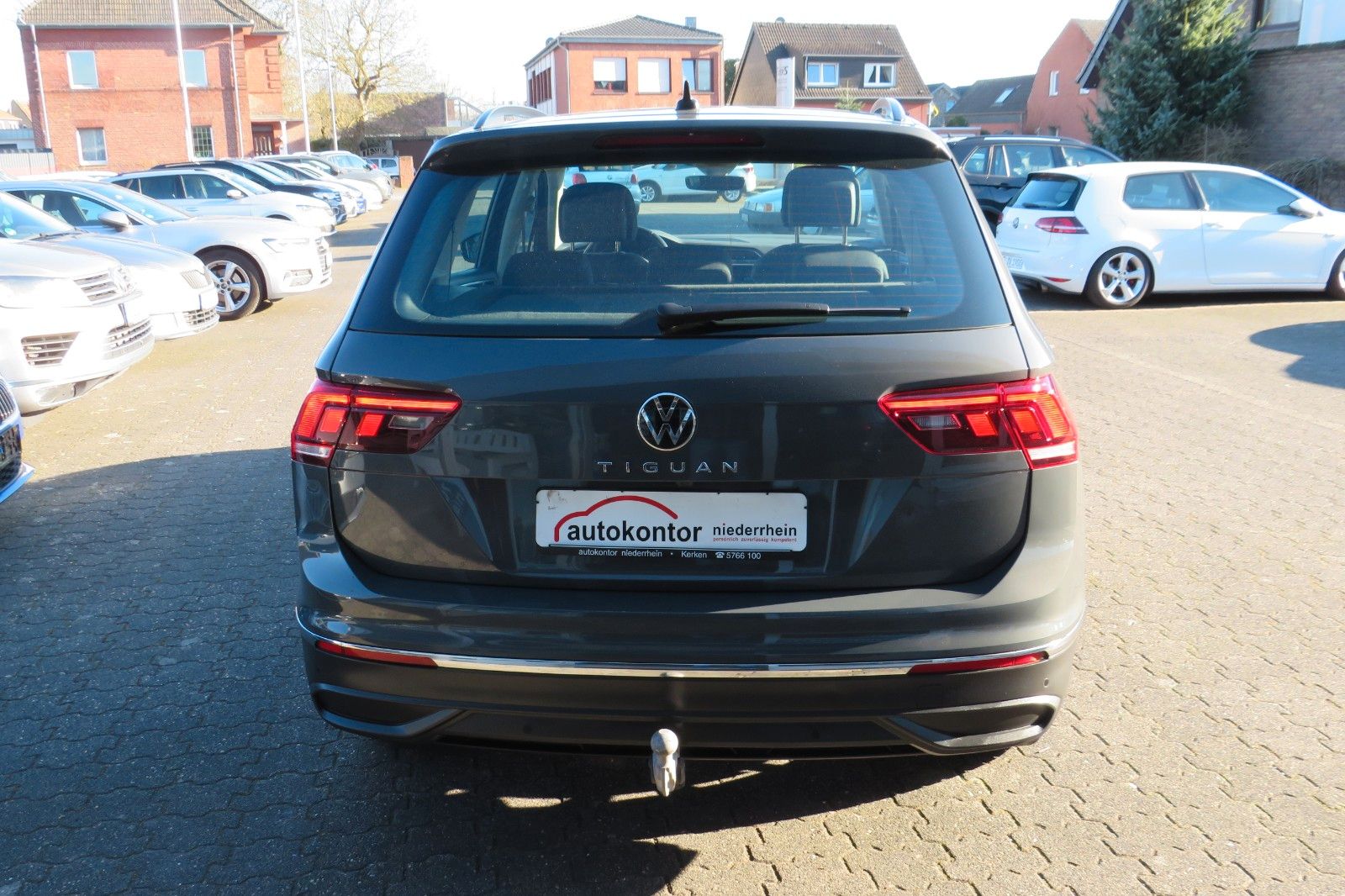 Fahrzeugabbildung Volkswagen Tiguan Life TDI DSG AHK NAVI KAMERA LED ACC GJ