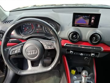 Audi Q2 sport 1.5 TFSI 35 AHK+Kam.+KeyLess+LED+Pano