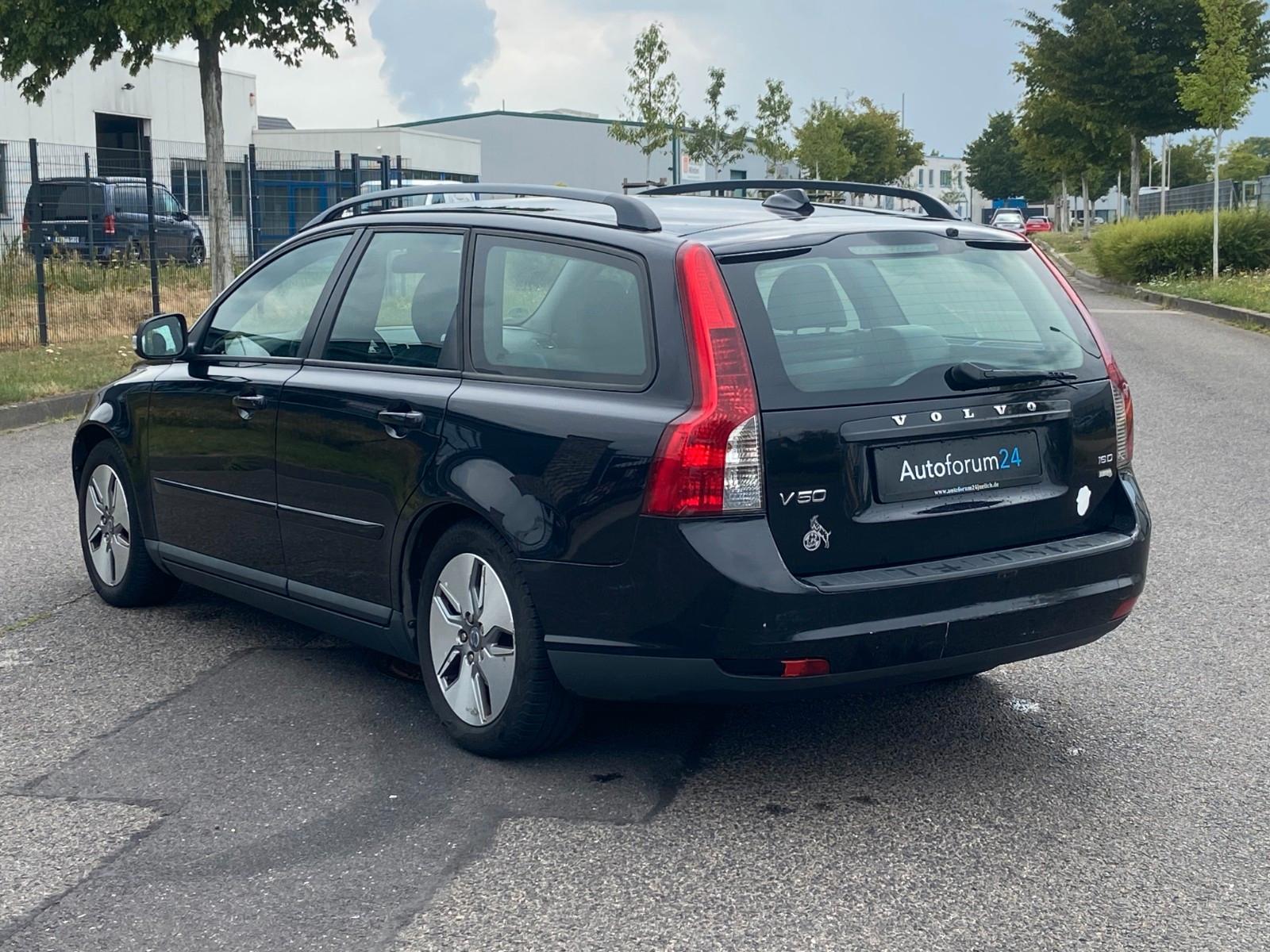 Volvo V50 2009 — interior