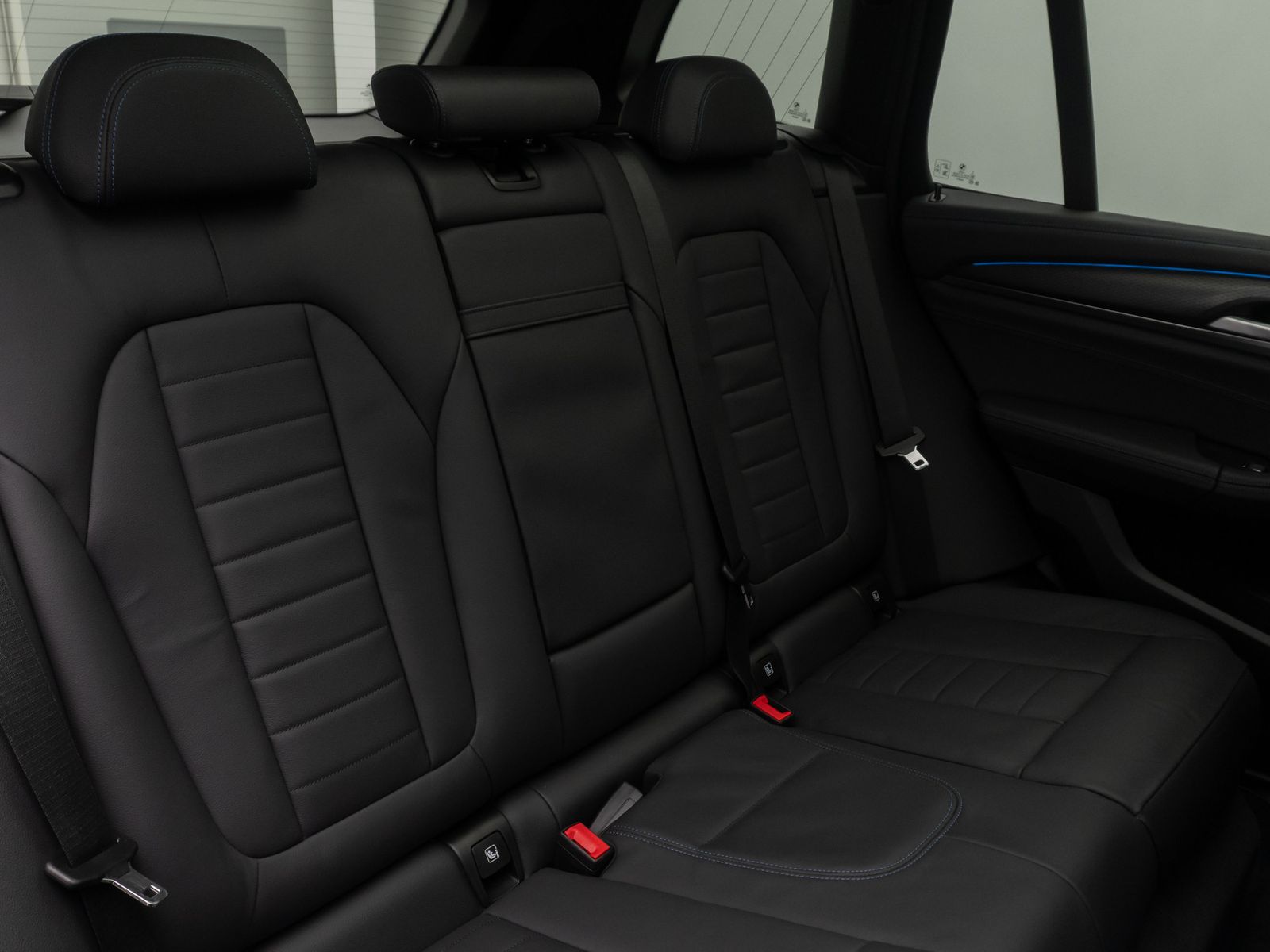 Fahrzeugabbildung BMW iX3 Impressive M Sport 360° HUD DAB Panorama 20"