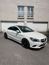 Mercedes-Benz Mercedes Benz CLA 180 Urban AMG line / Pan... - Mercedes-Benz CLA 180 aus 2014