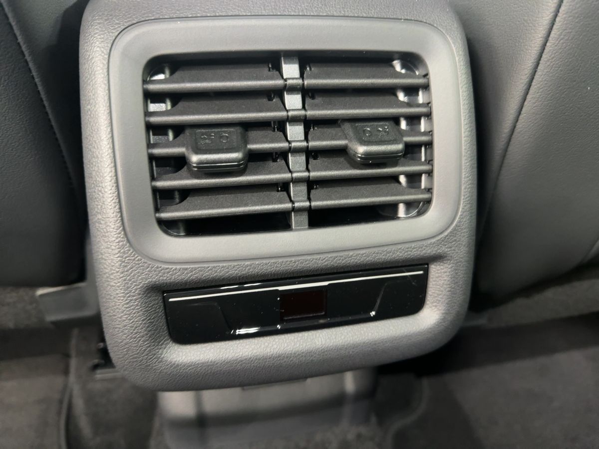 Volkswagen T-Roc - Bild 13