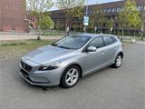 Volvo V40 D2 Kinetic TÜV bis 27 - Volvo V40 in Hannover
