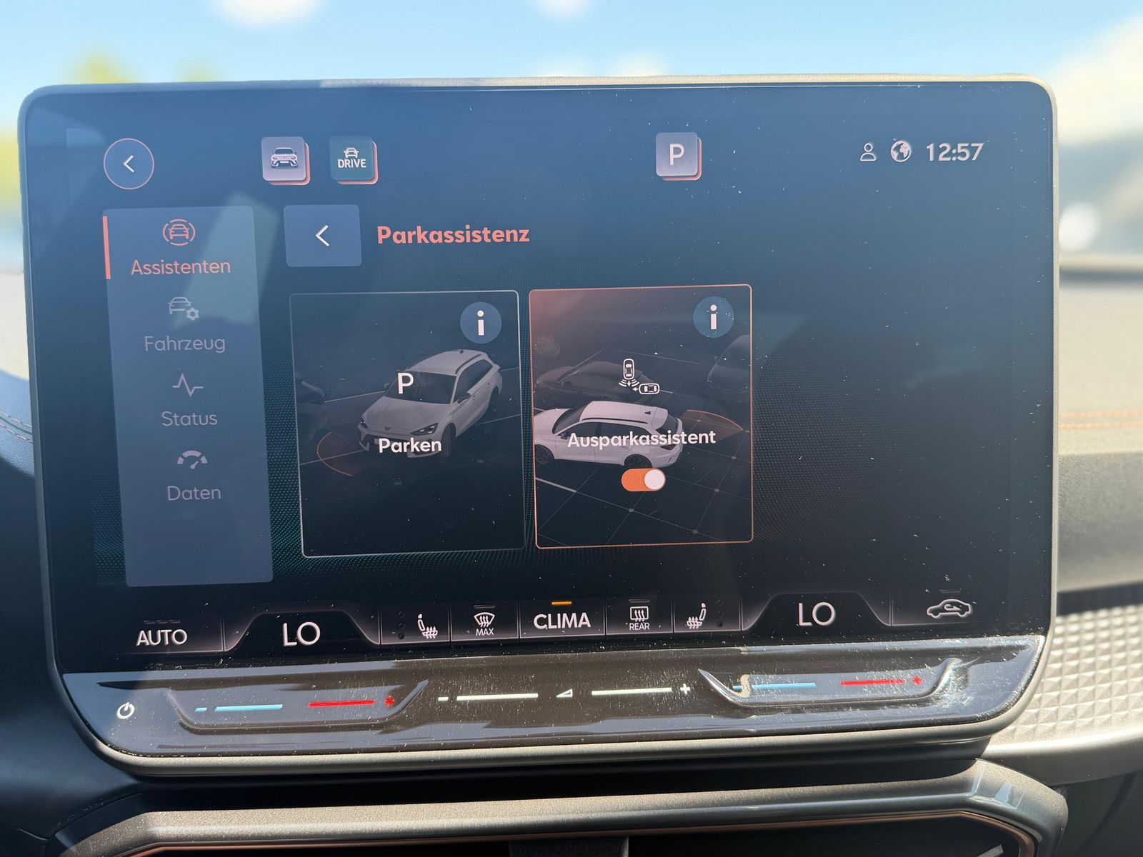 Ilustración del vehículo CUPRA Leon 1.5 eTSI MATRIX*PANO*ALCAN.*AHK*SENN*Drive2