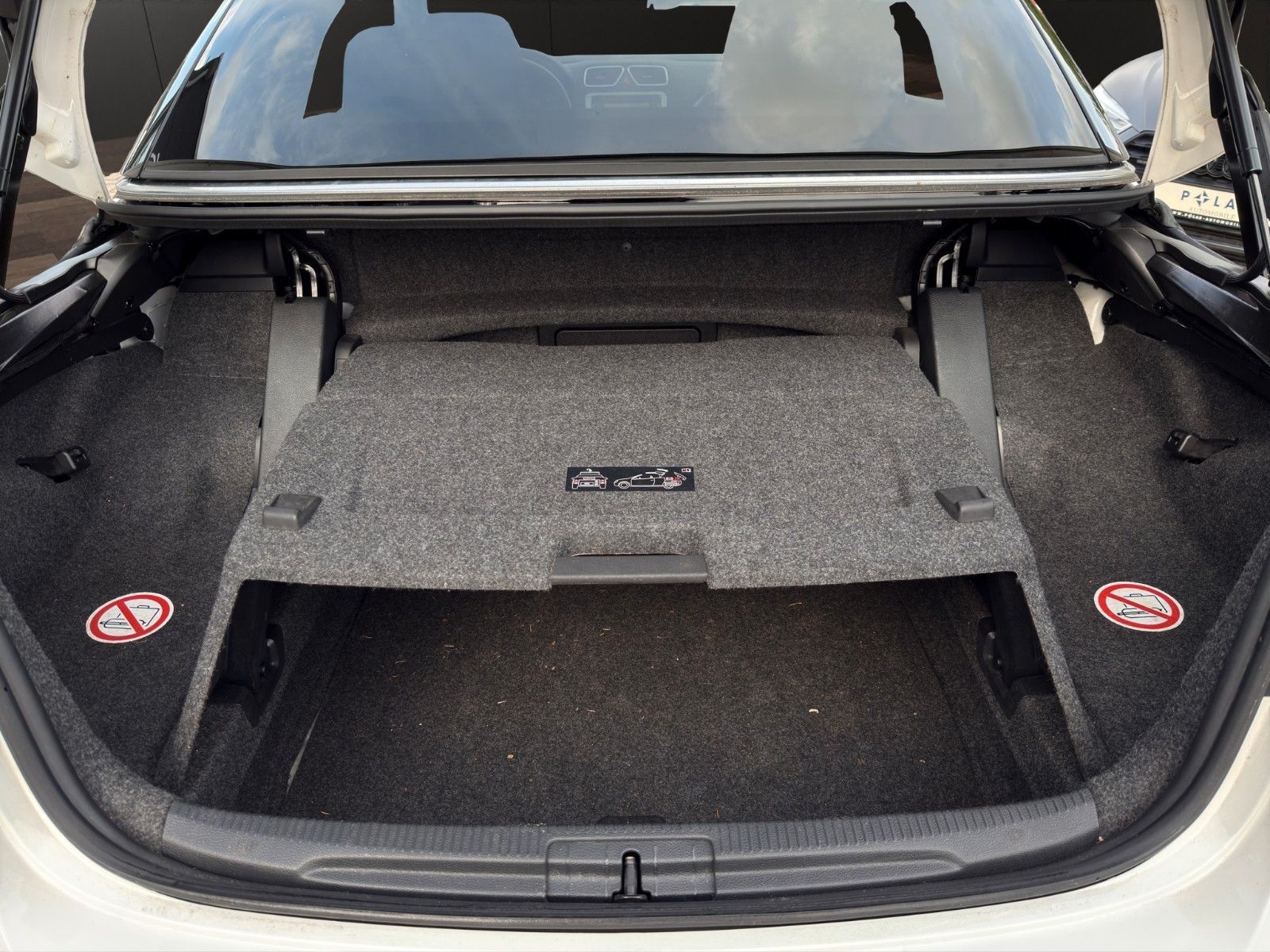 Fahrzeugabbildung Volkswagen Eos Sport&Style *Pano*Kamera*Bi-Xen*Parklenkass*