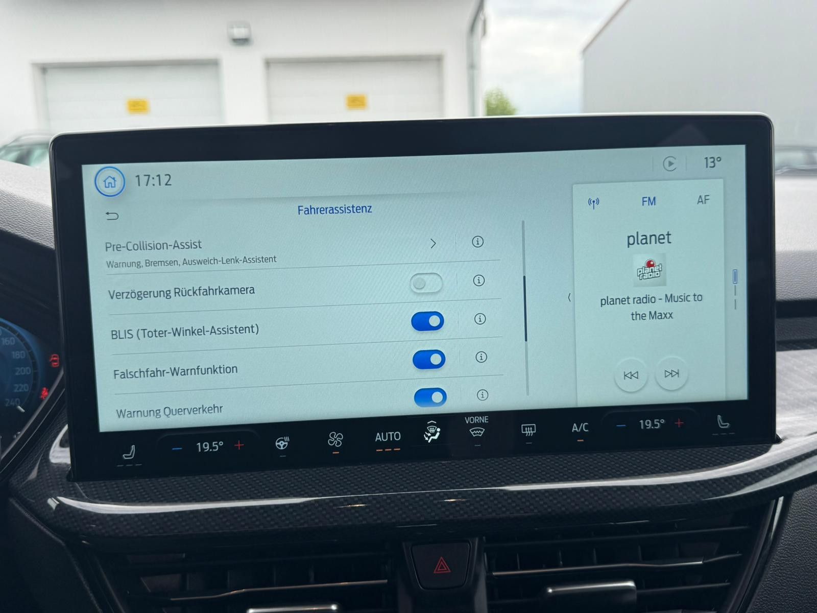 Fahrzeugabbildung Ford Focus 1.0 ST-Line X MATRIX*B&amp;O*ACC*KAM*APP*LHZ