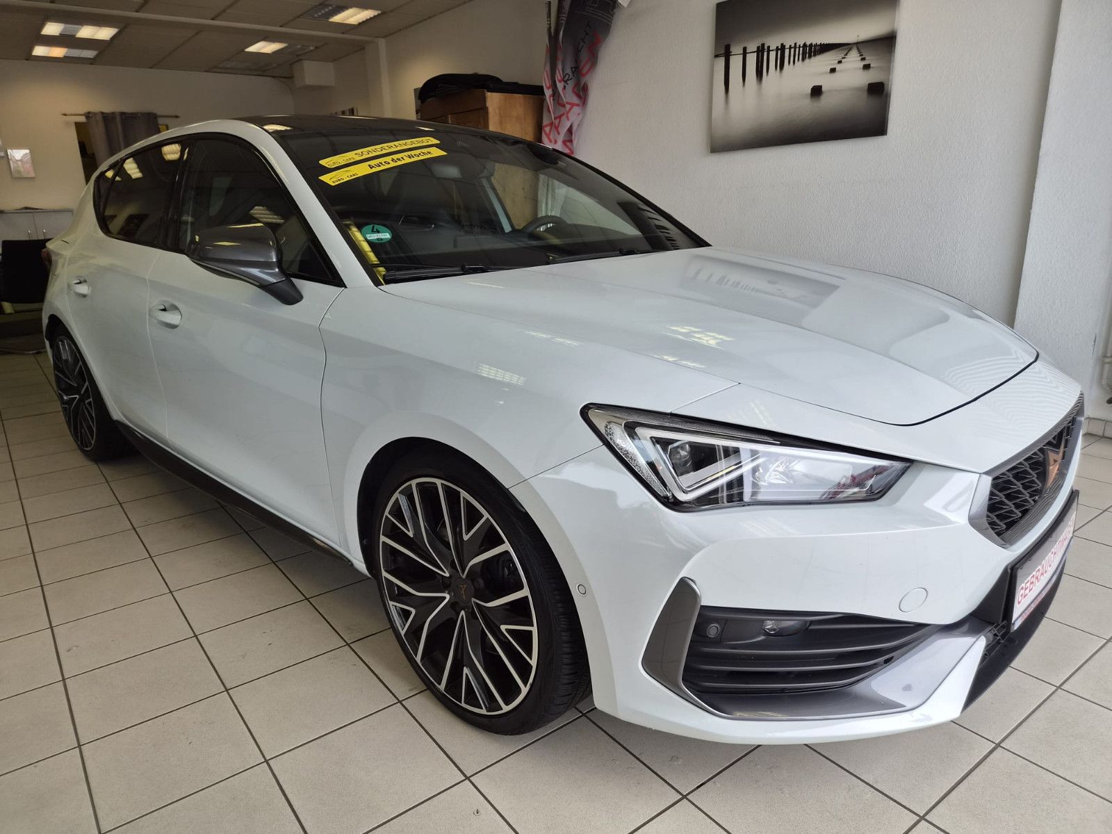 Fahrzeugabbildung CUPRA Leon VZ / PANO / LED / KAMERA / NUR 42TKM
