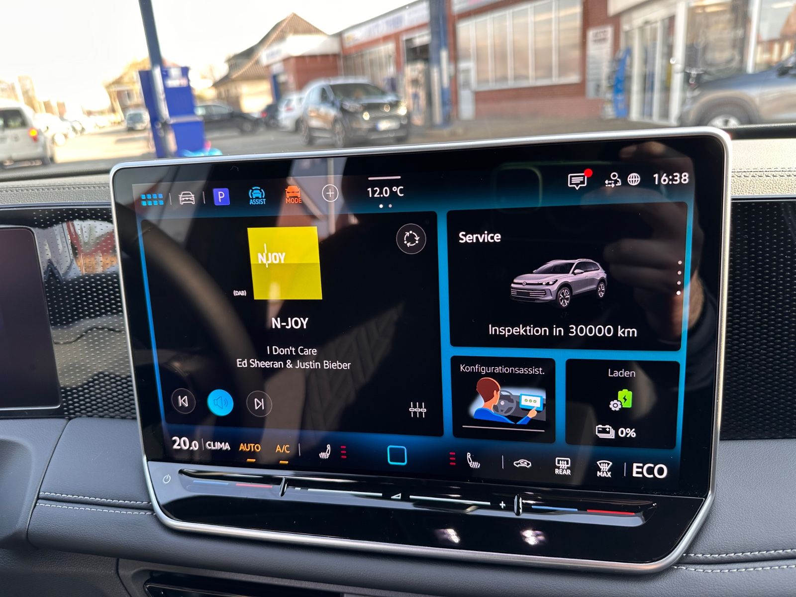 Fahrzeugabbildung Volkswagen Tiguan Life 1.5 e-Hybrid DSG ACC/APP/PDC/LED+