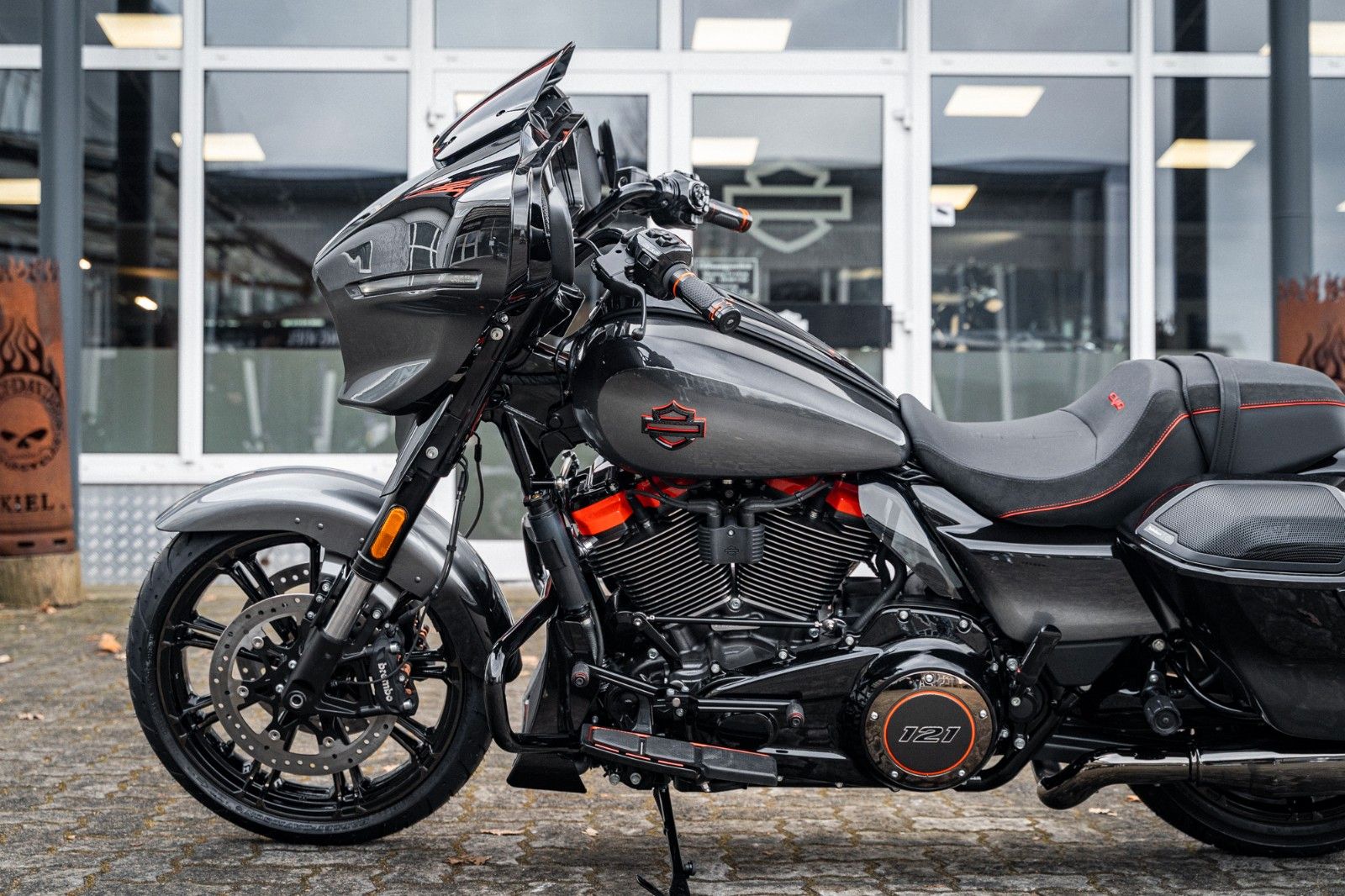 Fahrzeugabbildung Harley-Davidson CVO Street Glide  FLHXSE 121 CUI MY25 kurz. Ver.