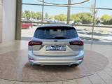 Ford Focus ST-Line X 1.0 155PS Aut.aAHK/LED/Kamera/Wi - Ford mit Benzin-Antrieb: Kombi, Automatik