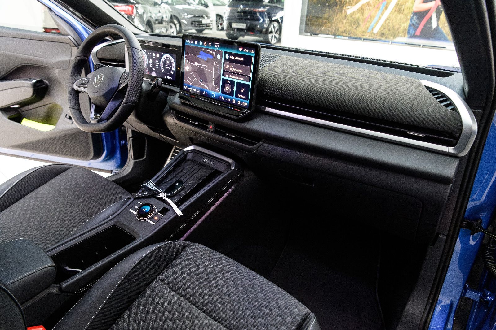 Fahrzeugabbildung Volkswagen T-Roc  1.5l TSI  DSG R-Line Black Style