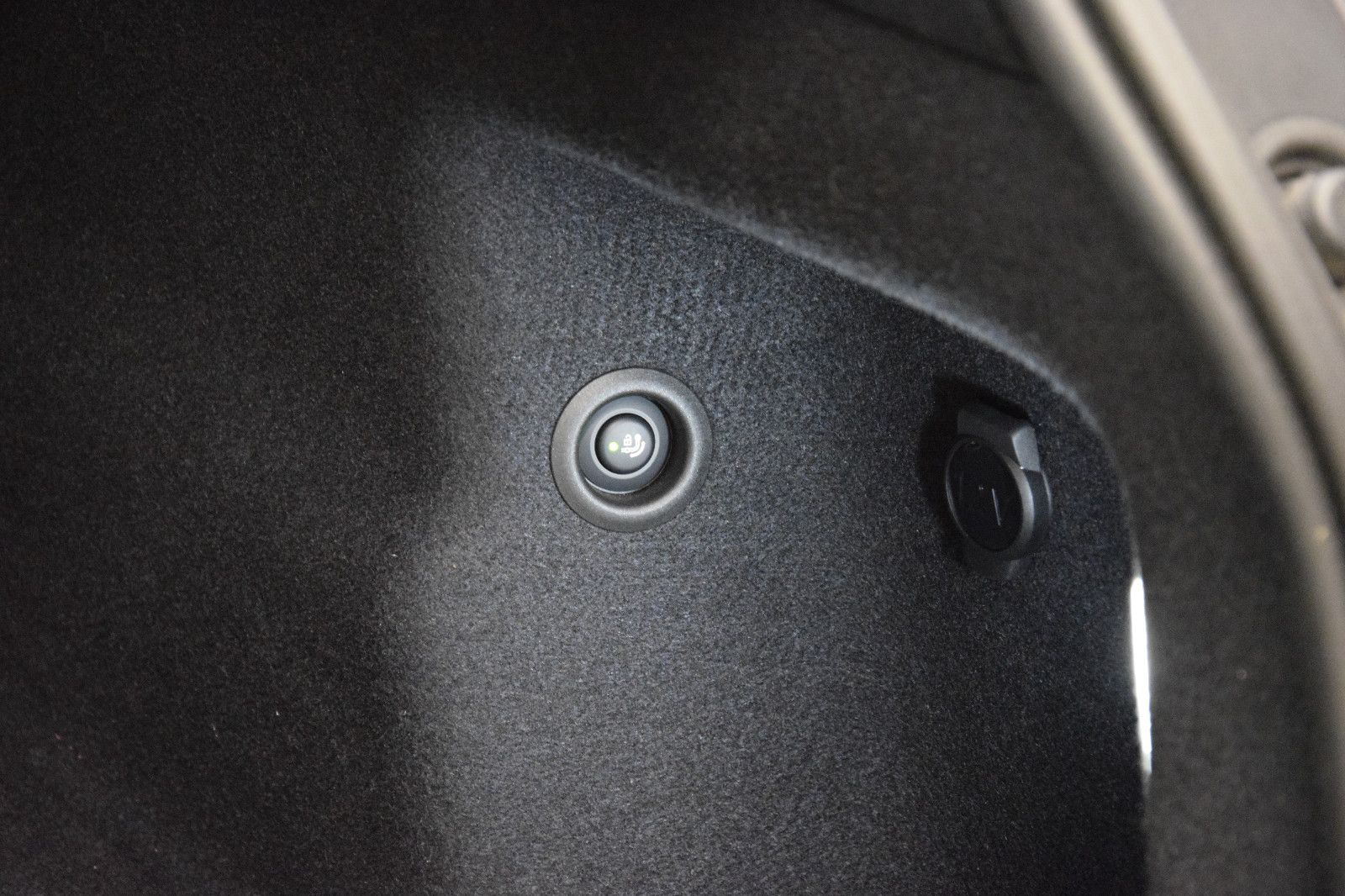 Fahrzeugabbildung BMW 223i Active Tourer xDrive M Sport HuD Pano h/k