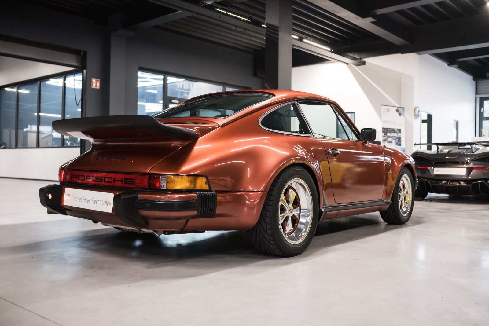 Fahrzeugabbildung Porsche 911/930 Turbo 3.0-guter Zustand-seltene Farbe