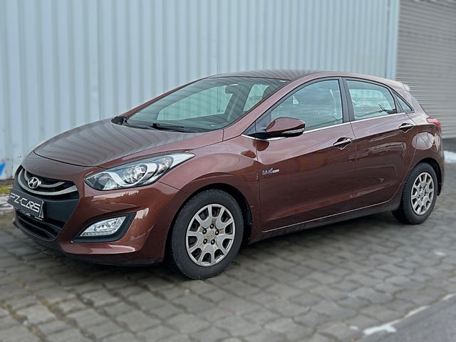 Hyundai i30  1.6 CRDi|1.Hand|Navi|Kamera|Sitzheiz|8-fach