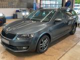 Skoda Octavia Combi Joy Bi-Xenon+Sitzhzg+Navi+PDC v+h - Skoda Octavia: Joy
