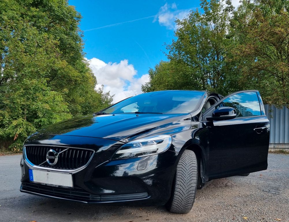 Image of Volvo V40 Cross Country