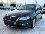 Volkswagen Passat Lim. Sportline TDI BlueMotion/Klima/AHK - Volkswagen Passat: Sportline